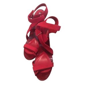 Manolo Blahnik
Red 'medano' Ankle Strap Sandals♥️